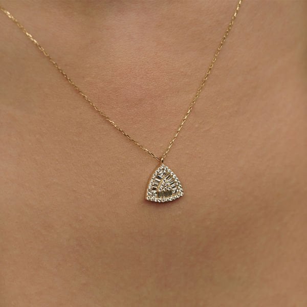Triangle Kolye